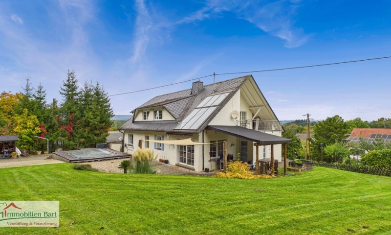 GEPFLEGTES ANWESEN MIT POOL AUF 30 AR IN TOP WOHNLAGE!