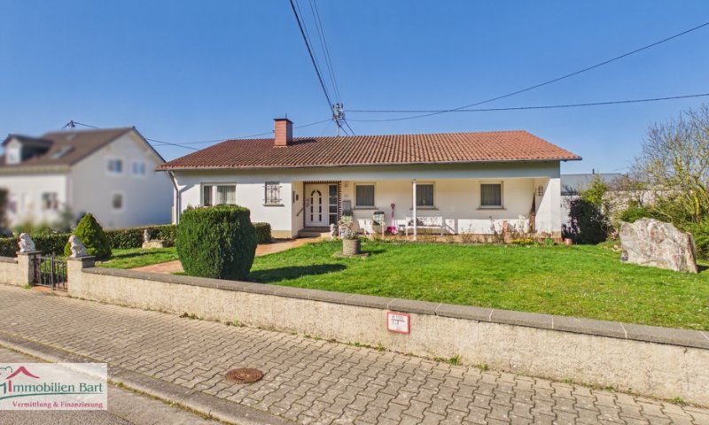 GRENZE LUXEMBURG: 5 SCHLAFZIMMER / 2 BÄDER / 3 GARAGEN IN PERL-BESCH!