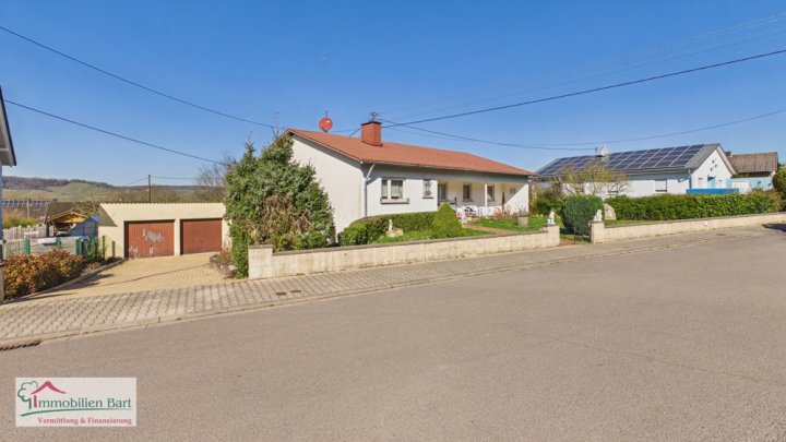 GRENZE LUXEMBURG: 5 SCHLAFZIMMER / 2 BÄDER / 3 GARAGEN IN PERL-BESCH!