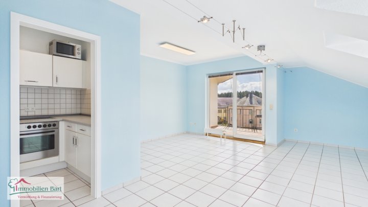 GRENZNÄHE: GEMÜTLICHE DACHGESCHOSSWOHNUNG MIT GARAGE IN ORSCHOLZ!