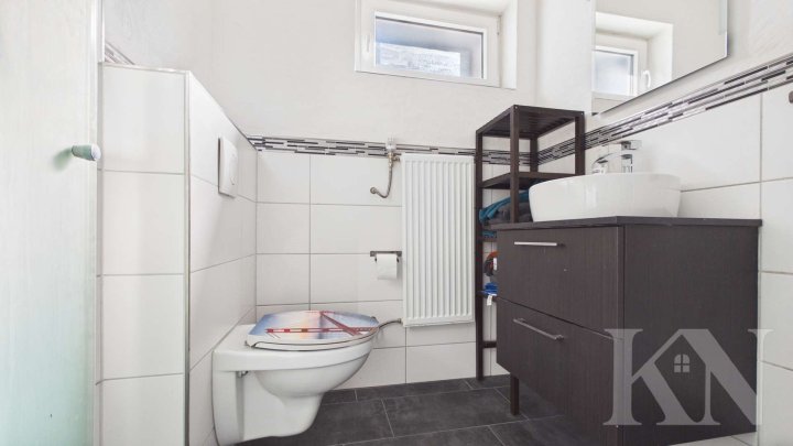 Großzügiges Wohnen in Merzig – Einfamilienhaus mit Garten, Balkon & Wintergarten