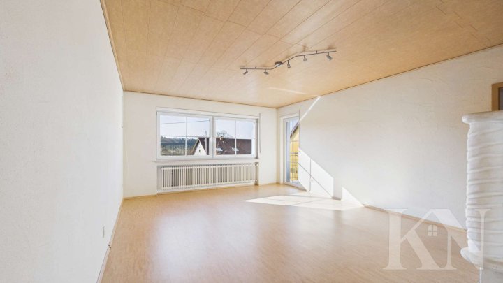 Großzügiges Wohnen in Merzig – Einfamilienhaus mit Garten, Balkon & Wintergarten