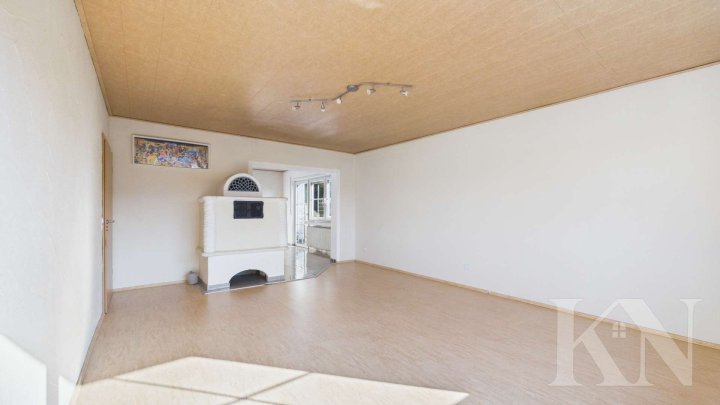 Großzügiges Wohnen in Merzig – Einfamilienhaus mit Garten, Balkon & Wintergarten