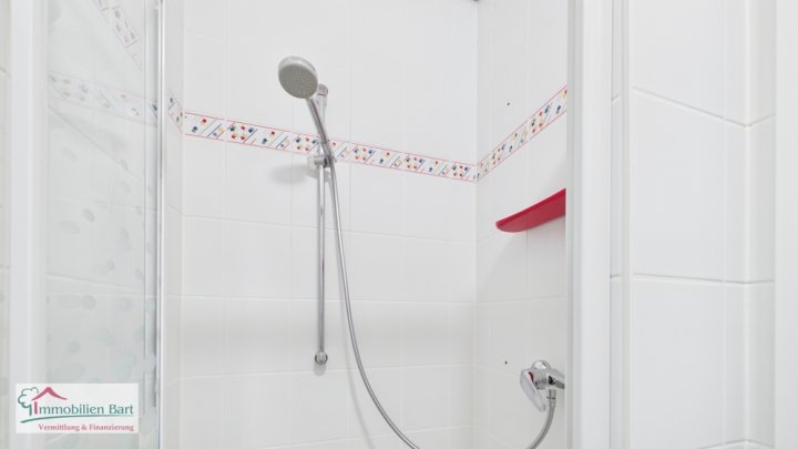 WADERN: WOHNHAUS MIT POOL UND WALDGRUNDSTÜCK IN TOP LAGE!