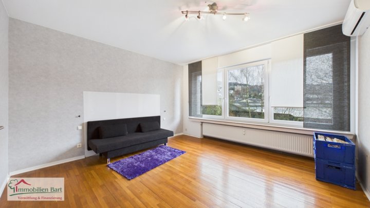 MERZIG: STADTNAHE DUPLEX-WOHNUNG MIT GARTEN UND 3 SCHLAFZIMMERN!