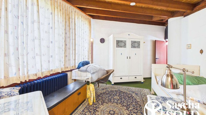 Exklusive Liegenschaft mit Galerie, Terrassen und kreativer Seele in ruhiger Bestlage von Dudweiler