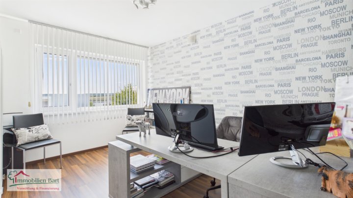 GRENZE L-WORMELDANGE: TOLLES WOHNHAUS / TOLLES GRUNDSTÜCK / 2 BÄDER / GROSSE GARAGE / TOP LAGE!