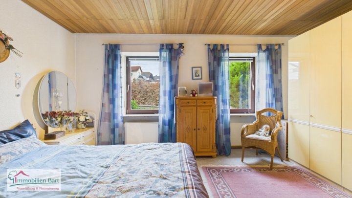 SERRIG (BEI SAARBURG ) WOHNHAUS MIT 2 WOHNUNGEN