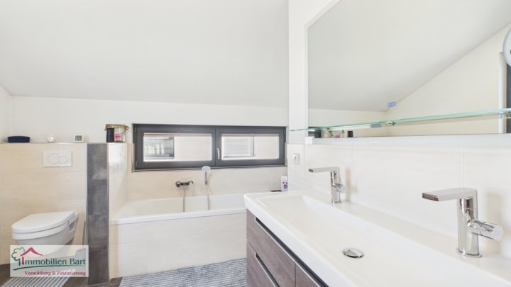 GRENZE LUXEMBURG: NEUWERTIGES A+ WOHNHAUS / 4 SCHLAFZ. / 2 BÄDER IN TOP WOHNLAGE