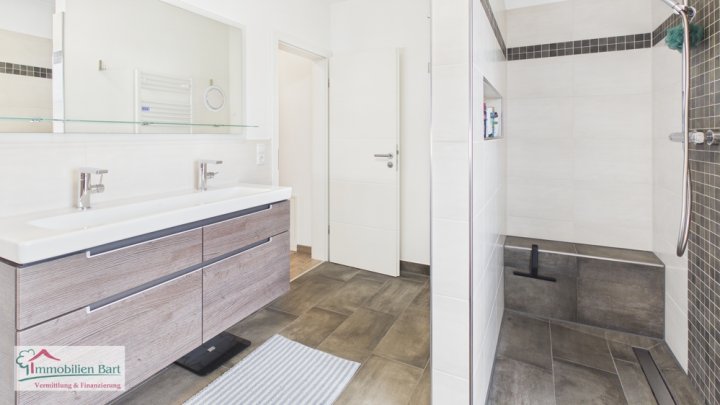 GRENZE LUXEMBURG: NEUWERTIGES A+ WOHNHAUS / 4 SCHLAFZ. / 2 BÄDER IN TOP WOHNLAGE