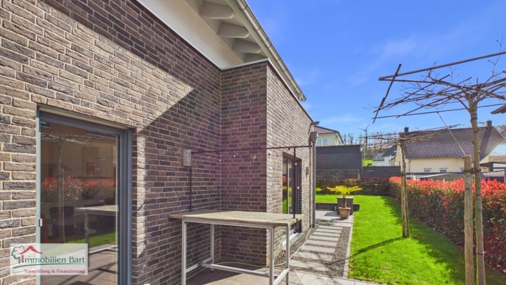 GRENZE LUXEMBURG: NEUWERTIGES A+ WOHNHAUS / 4 SCHLAFZ. / 2 BÄDER IN TOP WOHNLAGE