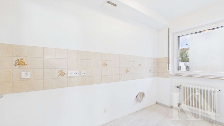 Attraktive 2-ZKB-Wohnung mit Stellplatz in ruhiger Lage von Saarbrücken-Bischmisheim!