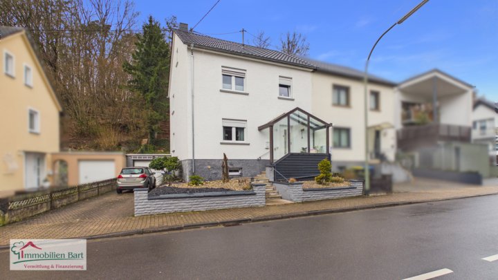 MERZIG: CHARMANTES WOHNHAUS IN WALDRANDLAGE / GARAGE/ TERRASSE / WALDZUGANG