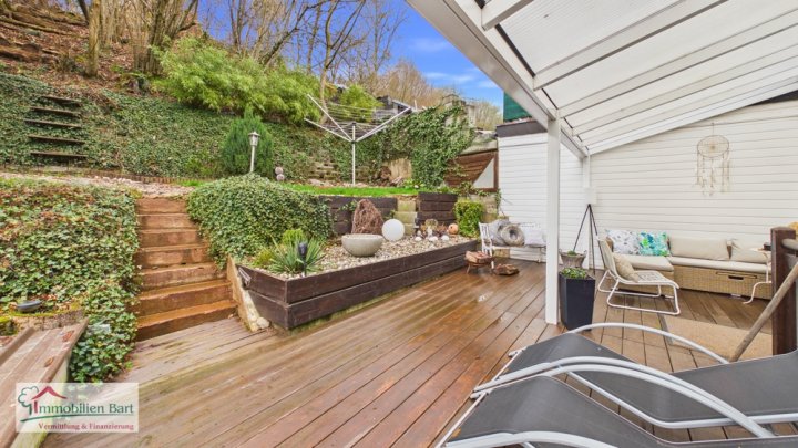 MERZIG: CHARMANTES WOHNHAUS IN WALDRANDLAGE / GARAGE/ TERRASSE / WALDZUGANG