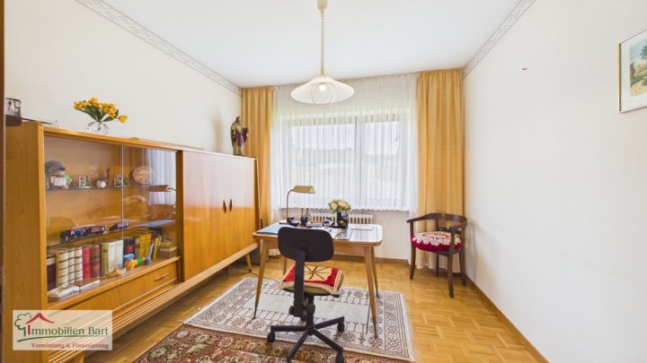 BESSERINGEN / HÖHENLAGE: BUNGALOW MIT ELW IN TOP WOHNLAGE