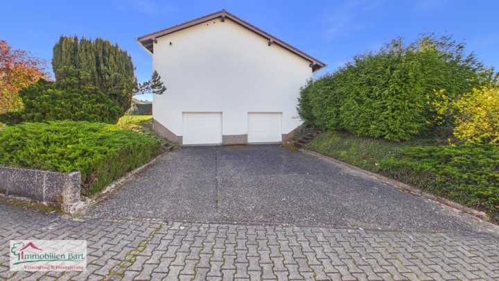 BESSERINGEN / HÖHENLAGE: BUNGALOW MIT ELW IN TOP WOHNLAGE