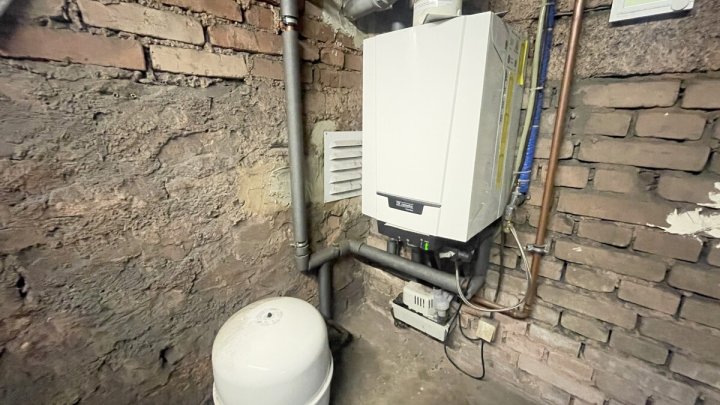 Freistehendes Wohnhaus mit großzügigem Grundstück in attraktiver Lage