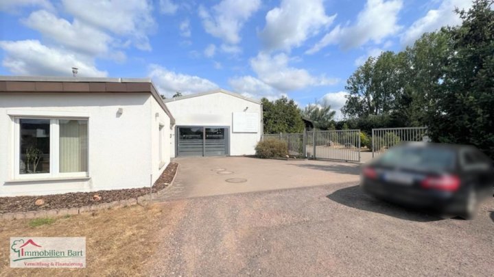 AN DER A8 ! GEWERBEBETRIEB AUF 2800 M² GRUNDSTÜCK!