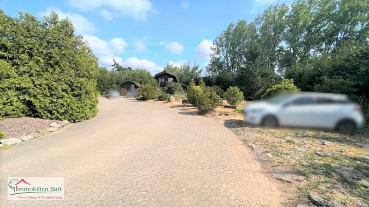 AN DER A8 ! GEWERBEBETRIEB AUF 2800 M² GRUNDSTÜCK!