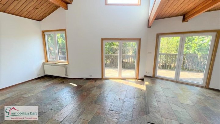 AN DER A8 ! GEWERBEBETRIEB AUF 2800 M² GRUNDSTÜCK!