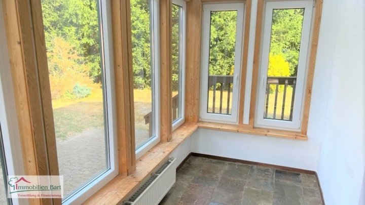 AN DER A8 ! GEWERBEBETRIEB AUF 2800 M² GRUNDSTÜCK!