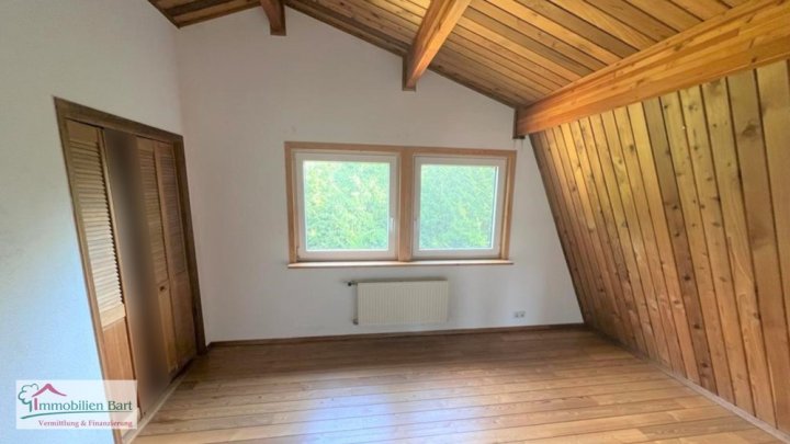 AN DER A8 ! GEWERBEBETRIEB AUF 2800 M² GRUNDSTÜCK!