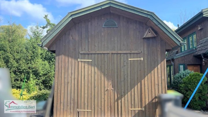 AN DER A8 ! Ausstellungshalle mit Wohnhaus auf 40 Ar Grundstück!