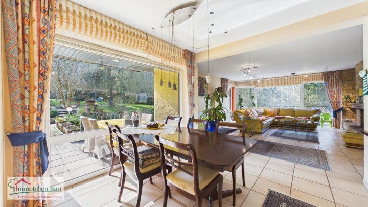 NATUR PUR!

EXKLUSIVES ANWESEN IN GRENZNÄHE VON LUXEMBOURG!