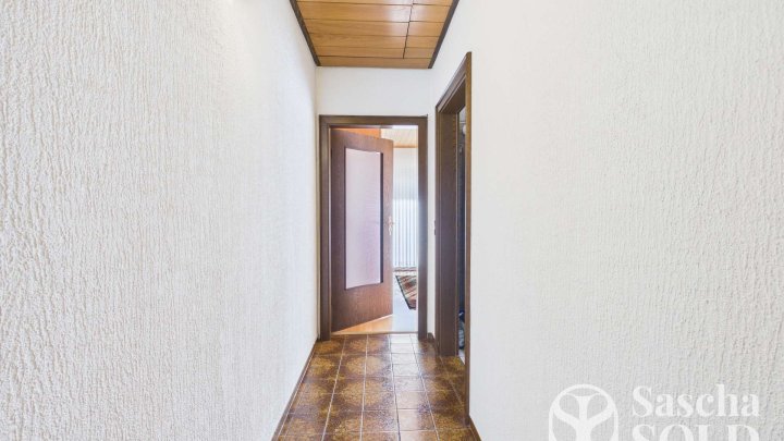 Freistehendes Einfamilienhaus in begehrter Lage von Oberwürzbach mit Garage, Terrasse & Südbalkon