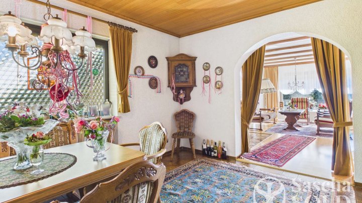 Freistehendes Einfamilienhaus in begehrter Lage von Oberwürzbach mit Garage, Terrasse & Südbalkon