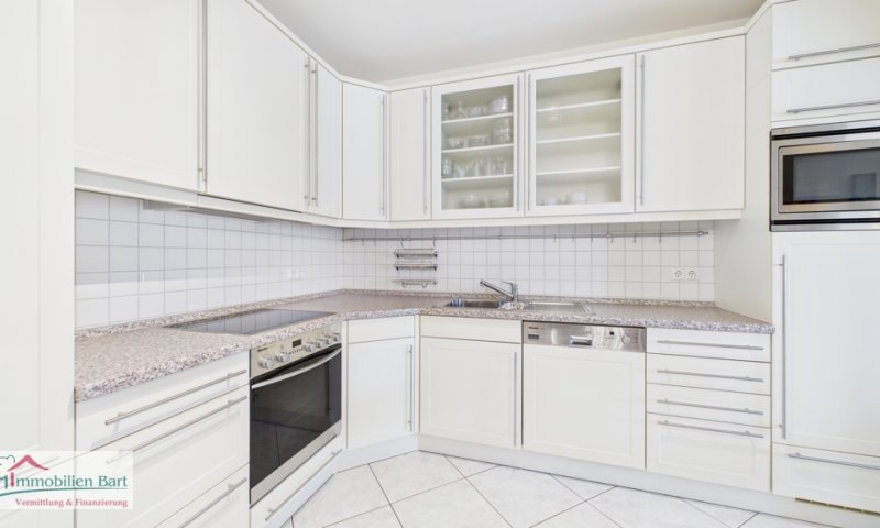 ORSCHOLZ: ALTERSGERECHTE 100 M² WOHNUNG IM GRÜNEN -  MIT GARAGENSTELLPLATZ!