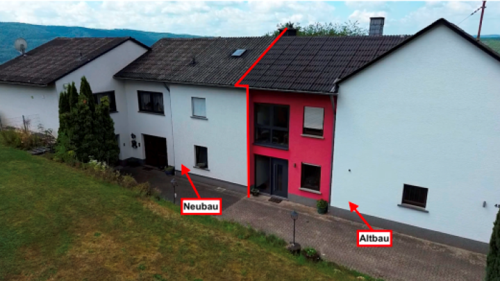 Wohnen über der Mosel: Modernisiertes Doppelangebot mit großem Grundstück