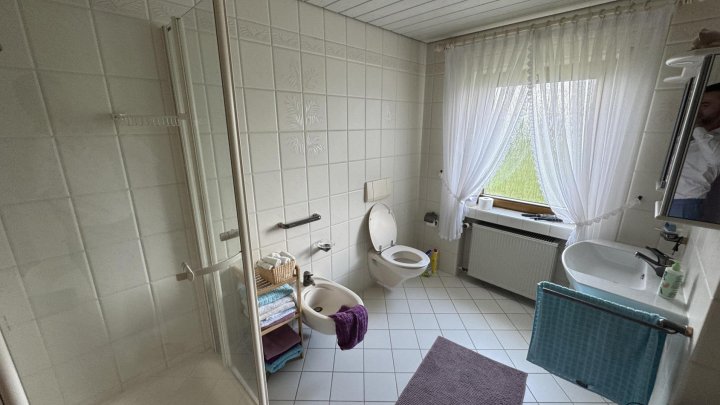 Wohnen mit Moselblick: Modernisiertes Einfamilienhaus mit großem Grundstück