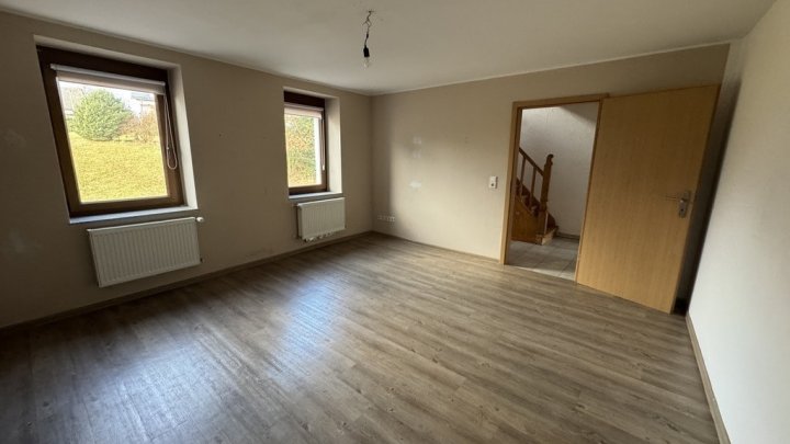 Charmantes und modernisiertes Einfamilienhaus mit großer Scheune