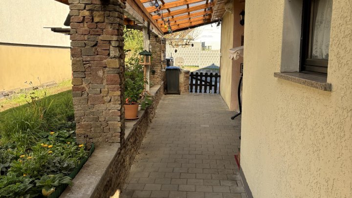 Renovierter Bungalow in Völklingen Lauterbach - Stein auf Stein gebaut