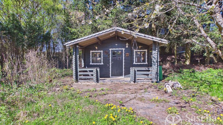 Großzügige Liegenschaft in ruhiger Waldrandlage - Pool, Sauna, Wintergarten, Balkon u. Doppelgarage