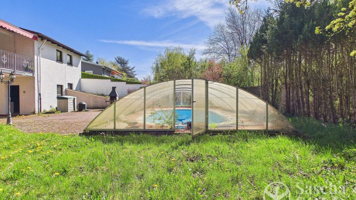 Großzügige Liegenschaft in ruhiger Waldrandlage - Pool, Sauna, Wintergarten, Balkon u. Doppelgarage