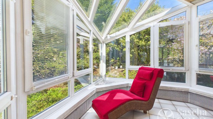 Großzügige Liegenschaft in ruhiger Waldrandlage - Pool, Sauna, Wintergarten, Balkon u. Doppelgarage