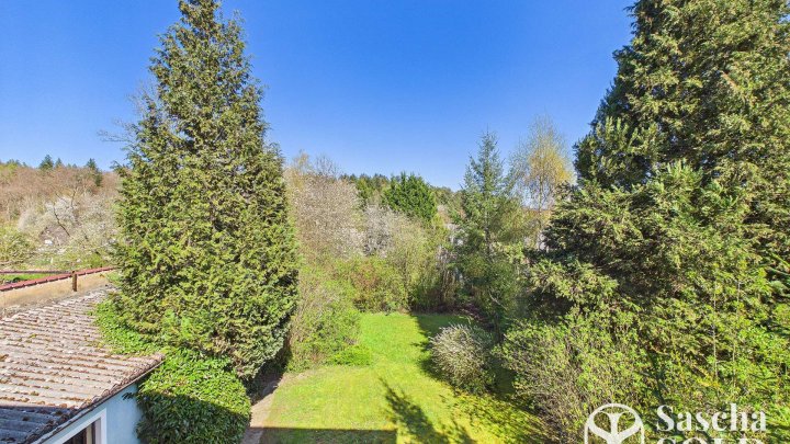 Freistehendes Einfamilienhaus in ruhiger Sackgassenlage auf weitläufigem Grundstück in St. Ingbert