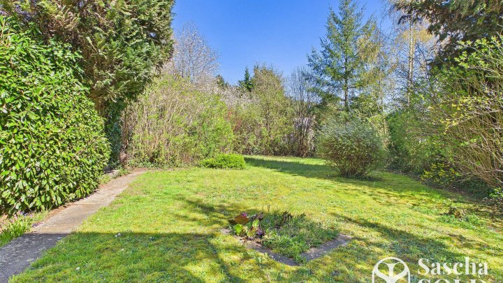 Freistehendes Einfamilienhaus in ruhiger Sackgassenlage auf weitläufigem Grundstück in St. Ingbert