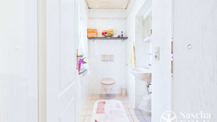 Freistehendes Einfamilienhaus in ruhiger Sackgassenlage auf weitläufigem Grundstück in St. Ingbert