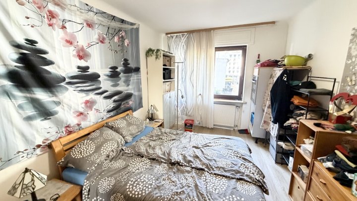 Mehrfamilienhaus mit 4 Wohneinheiten, Garten, Garagen und Stellplätzen