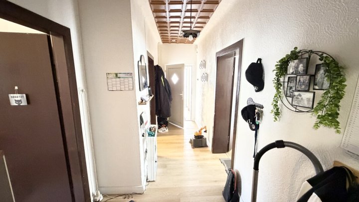 Mehrfamilienhaus mit 4 Wohneinheiten, Garten, Garagen und Stellplätzen