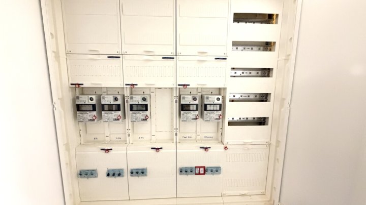 Mehrfamilienhaus mit 4 Wohneinheiten, Garten, Garagen und Stellplätzen