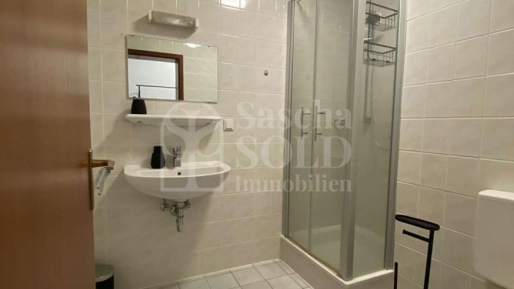 Renovierte 1-Zimmer-Wohnung in gepflegtem Mehrfamilienhaus in zentraler Lage von Saarbrücken-Scheidt