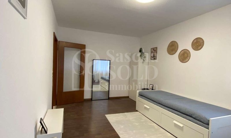 Renovierte 1-Zimmer-Wohnung in gepflegtem Mehrfamilienhaus in zentraler Lage von Saarbrücken-Scheidt