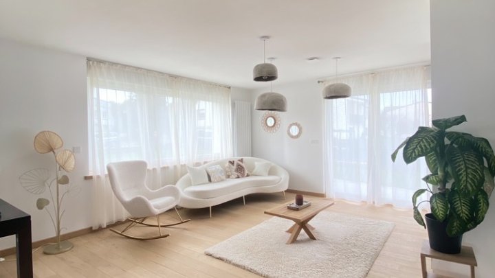 Luxuriös saniertes freistehendes Familiendomizil auf großem Grundstück in Spicheren