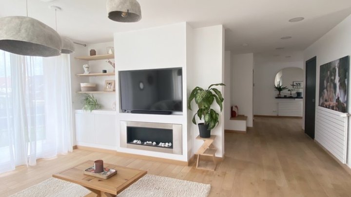 Luxuriös saniertes freistehendes Familiendomizil auf großem Grundstück in Spicheren