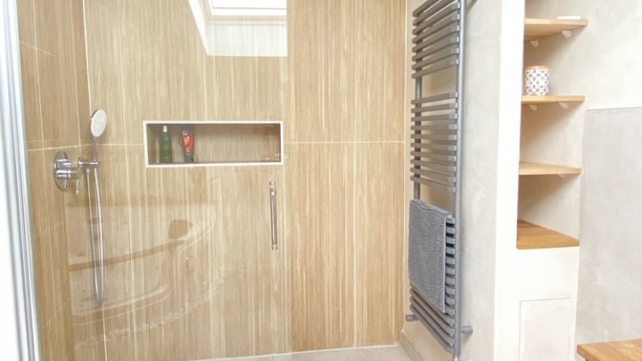 Luxuriös saniertes freistehendes Familiendomizil auf großem Grundstück in Spicheren