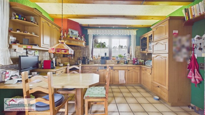 PROVISIONSFREI! GEPFLEGTES WOHNHAUS MIT TOLLEM GARTEN!